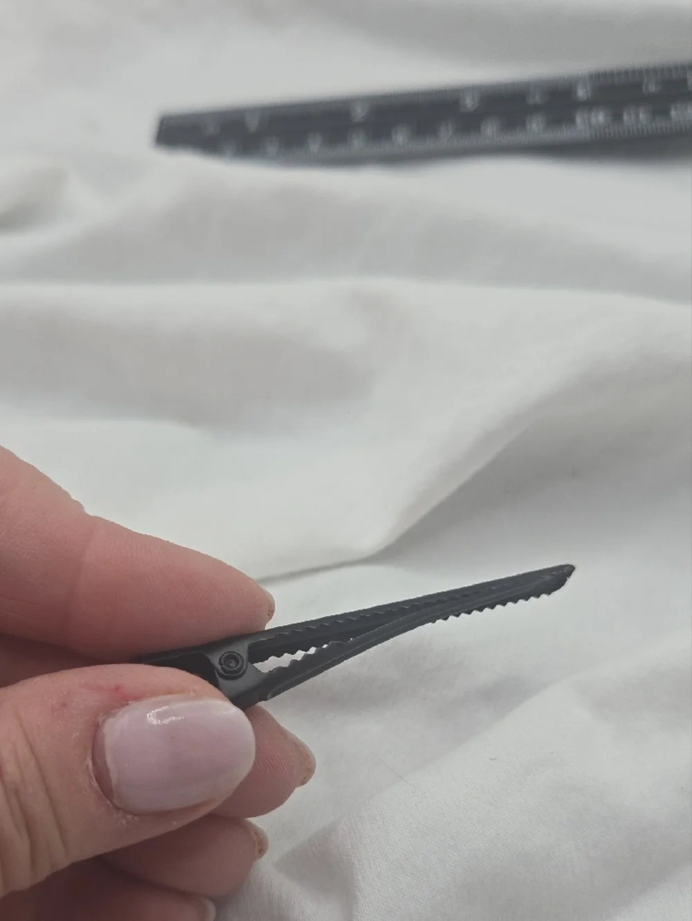 Luxury Beauty Hair Clips Set of 3 Black Logo Clips Gift Set - Picture 5 of 6